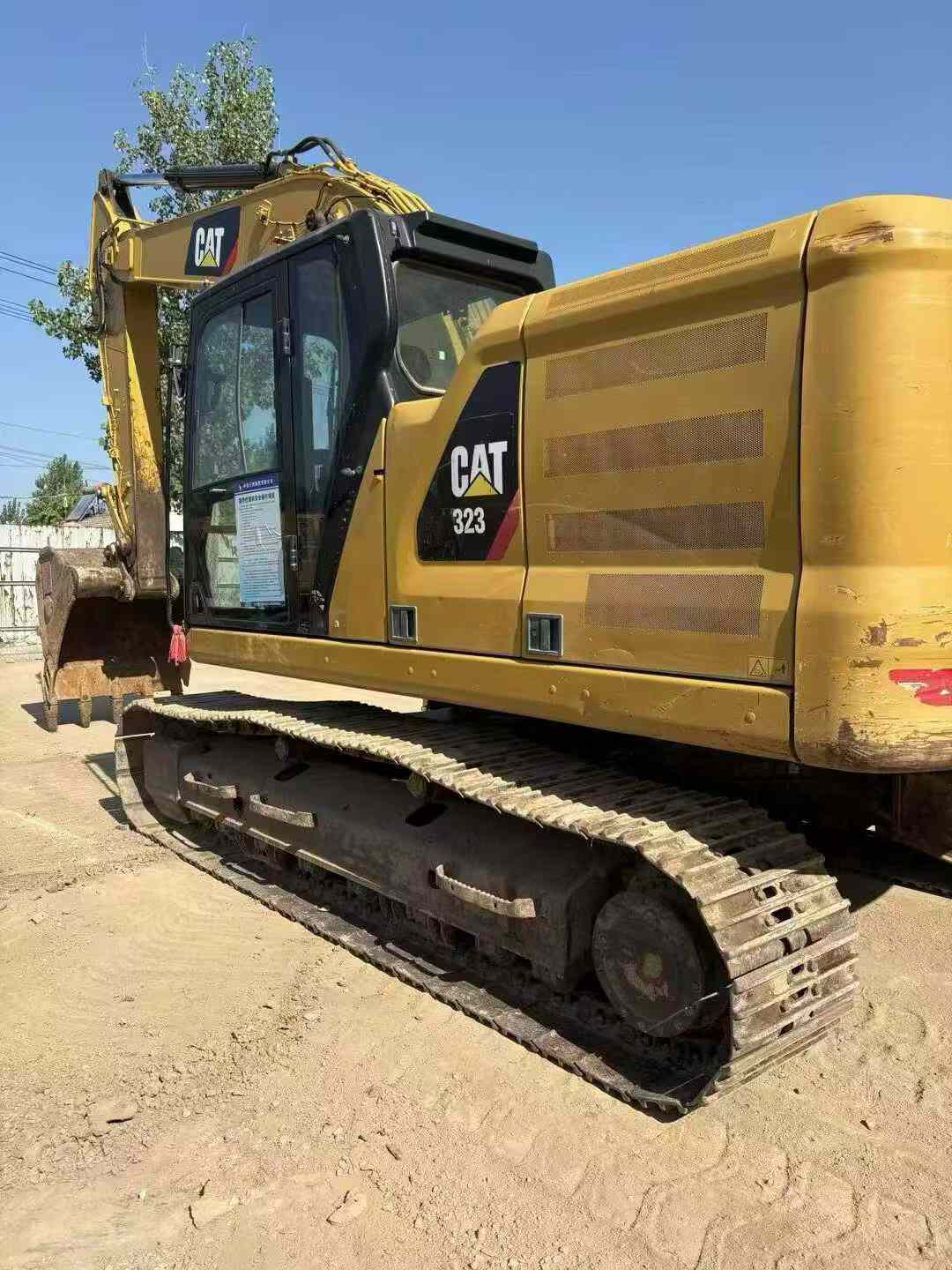 Buy Caterpillar 323 Used Excavator / 1