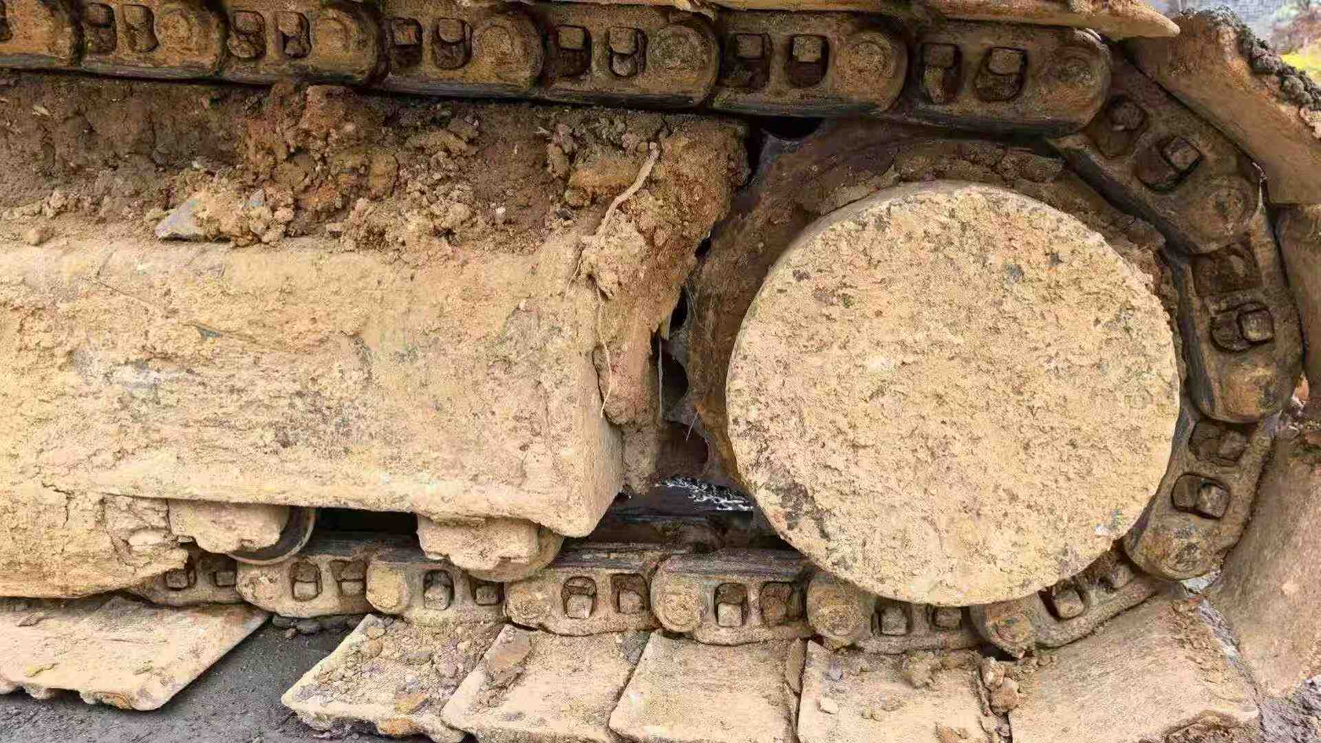 Buy Doosan DH220 Used Excavator / 1