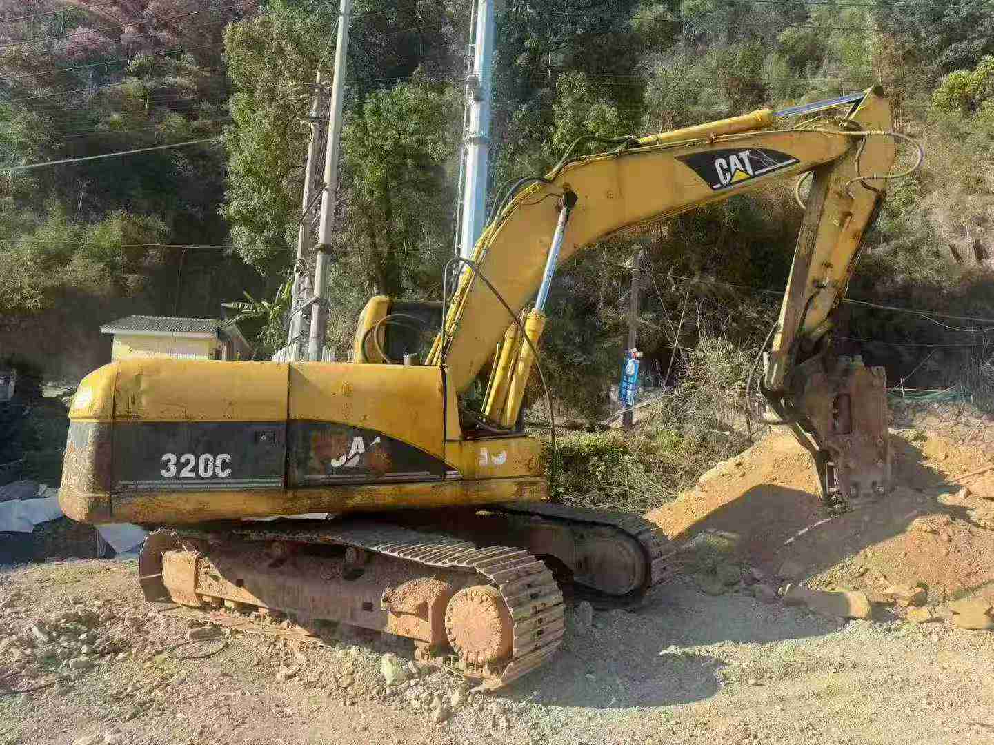 Buy Caterpillar 320C Used Excavator / 3 Used Caterpillar 320C Excavator 2016 Model / 3