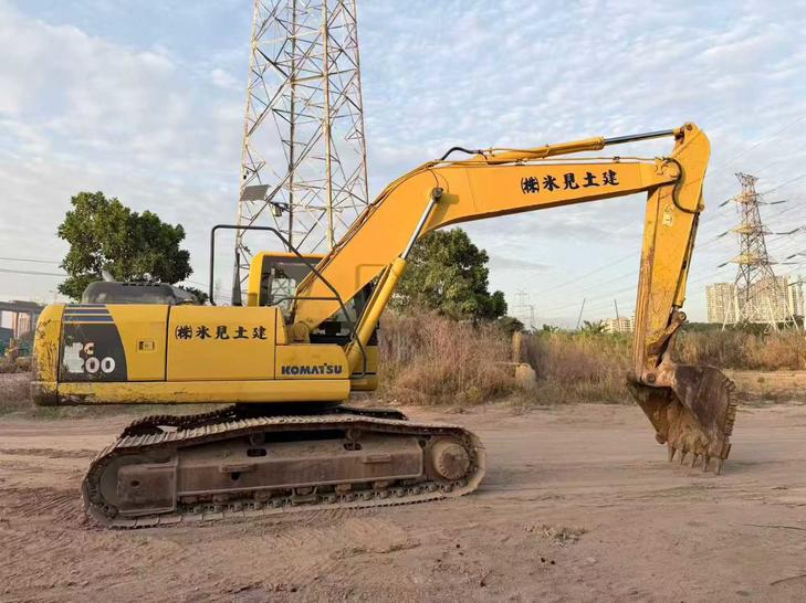 Buy Komatsu PC200-8N1 Used Excavator / 1