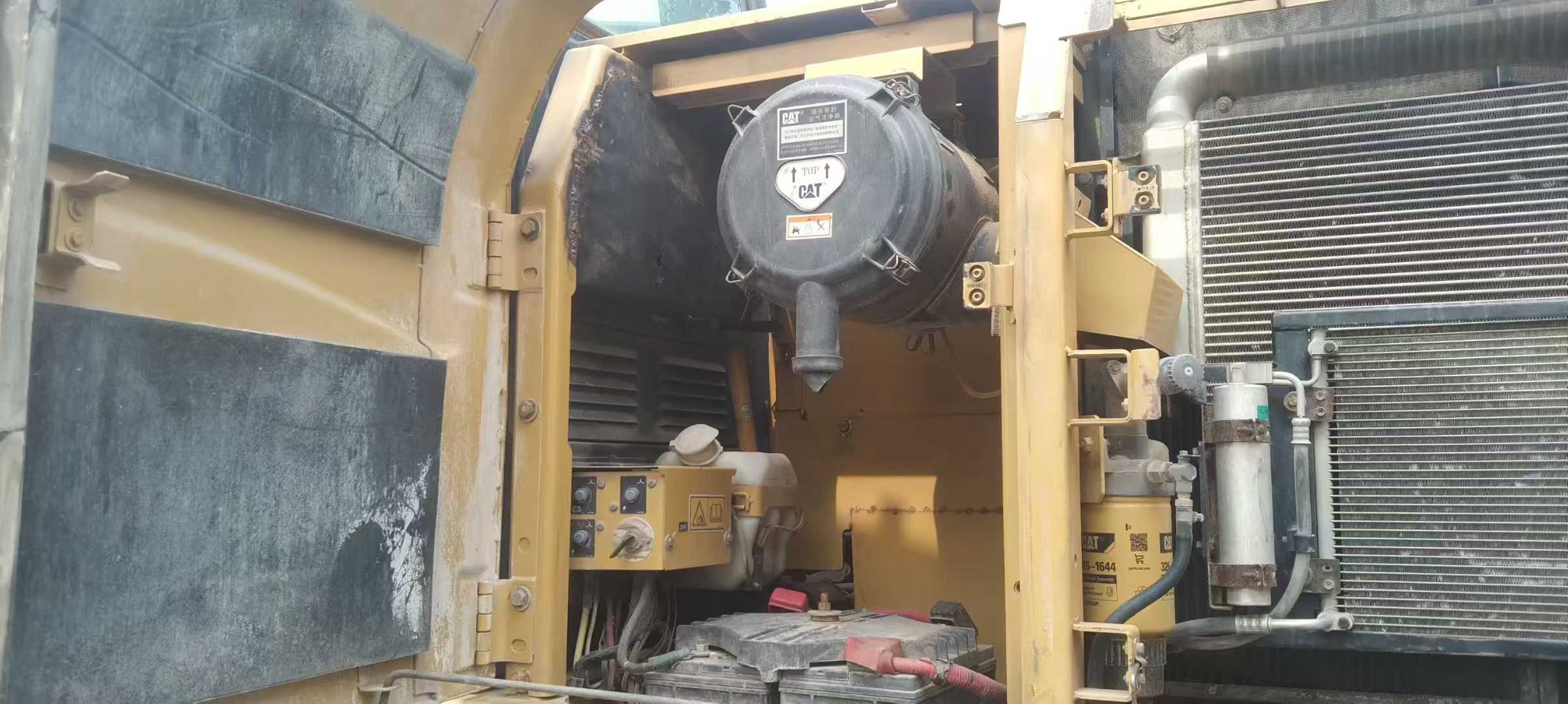 Buy Caterpillar 320D Used Excavator / 8 Used Caterpillar 320D Excavator 2016 Model / 8