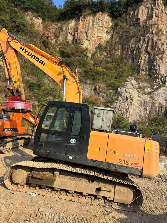 Buy Hyundai R215VSN Used Excavator / 1