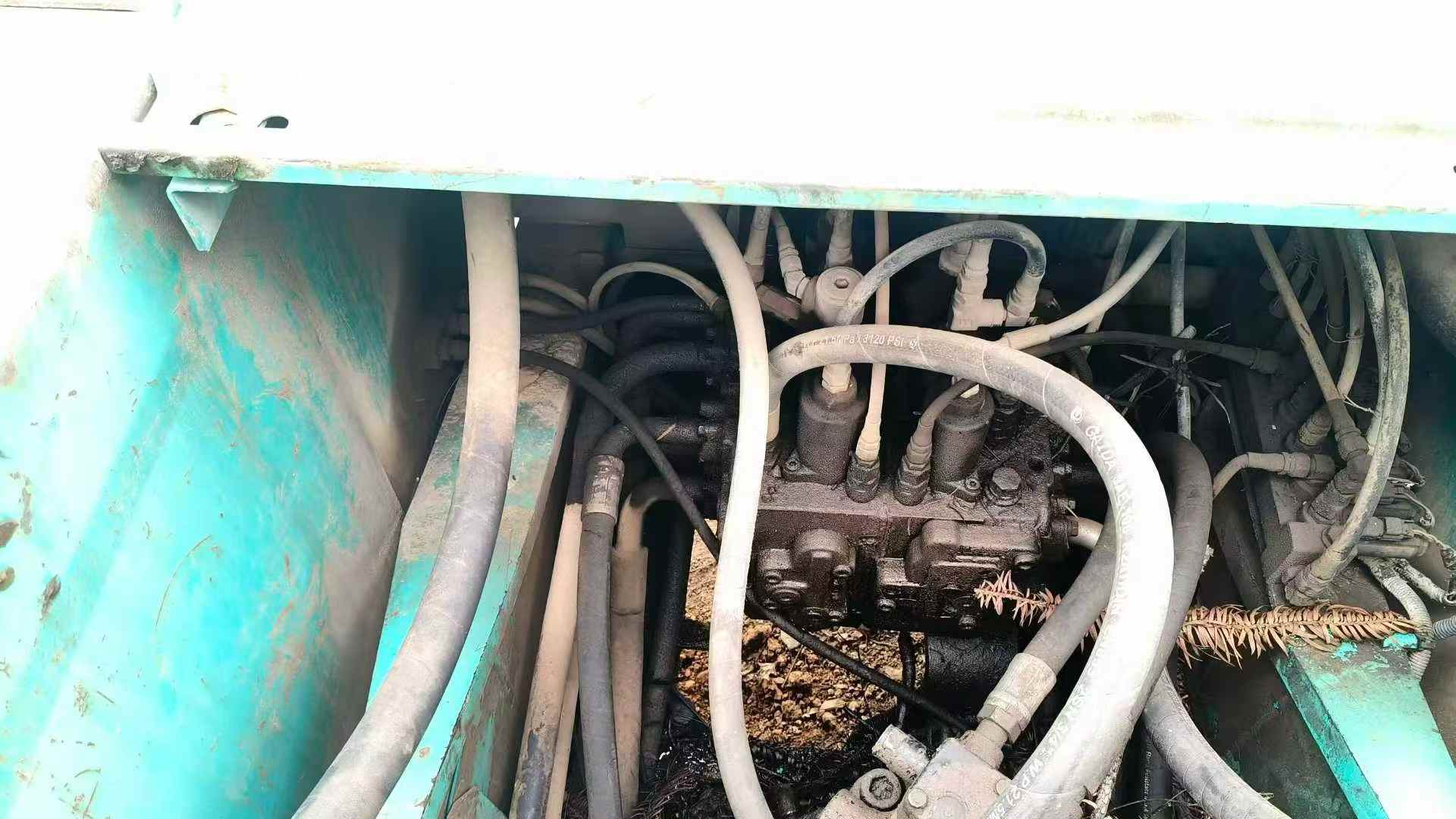 Used Kobelco SK210 Excavator 2016 Model / 3