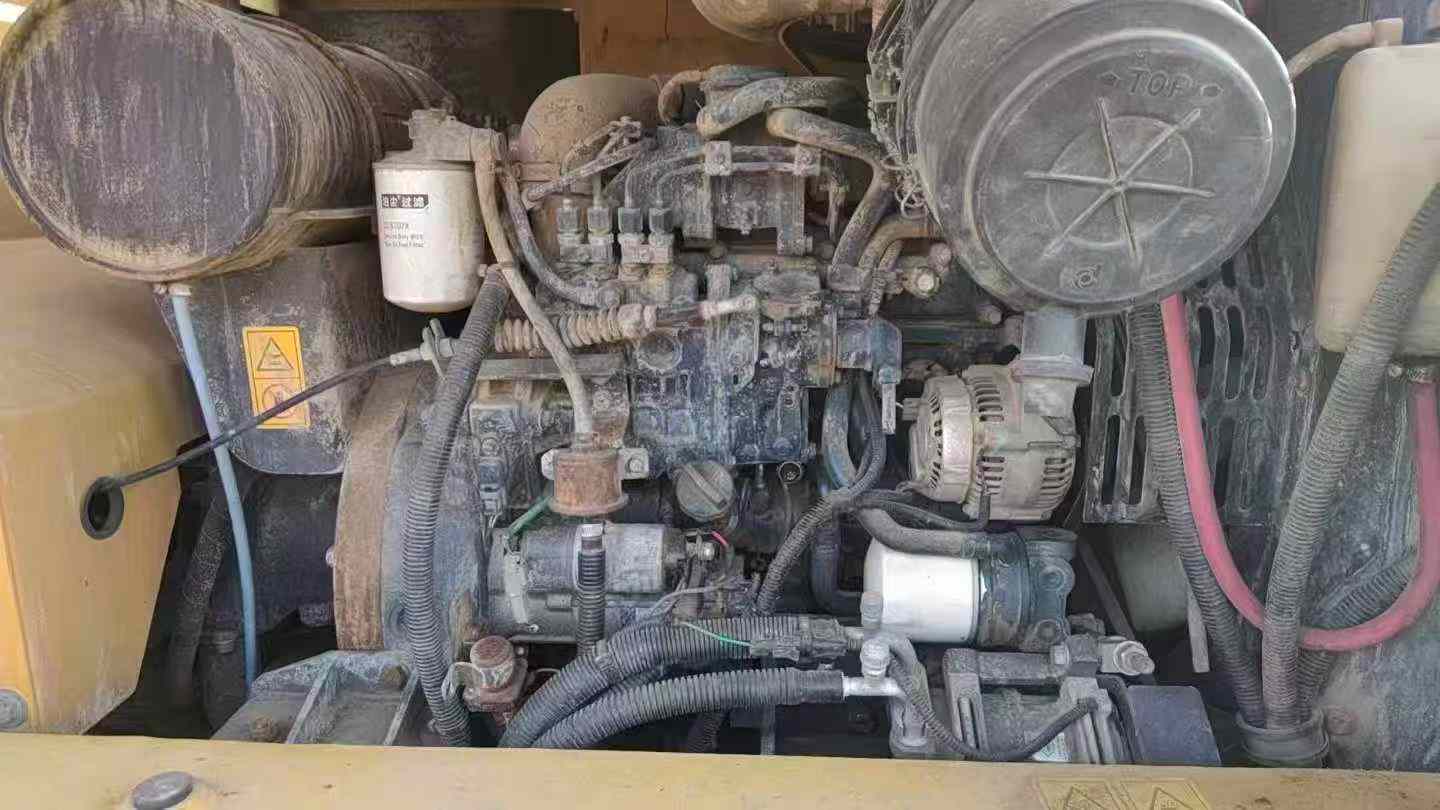 Used XCMG XE75C Excavator 2017 Model / 4