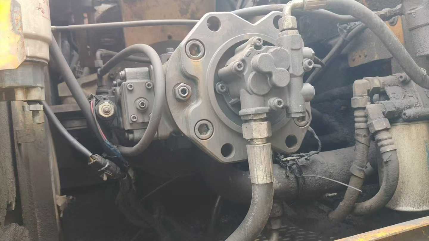 Used Sany SY235H Excavator 2016 Model / 4