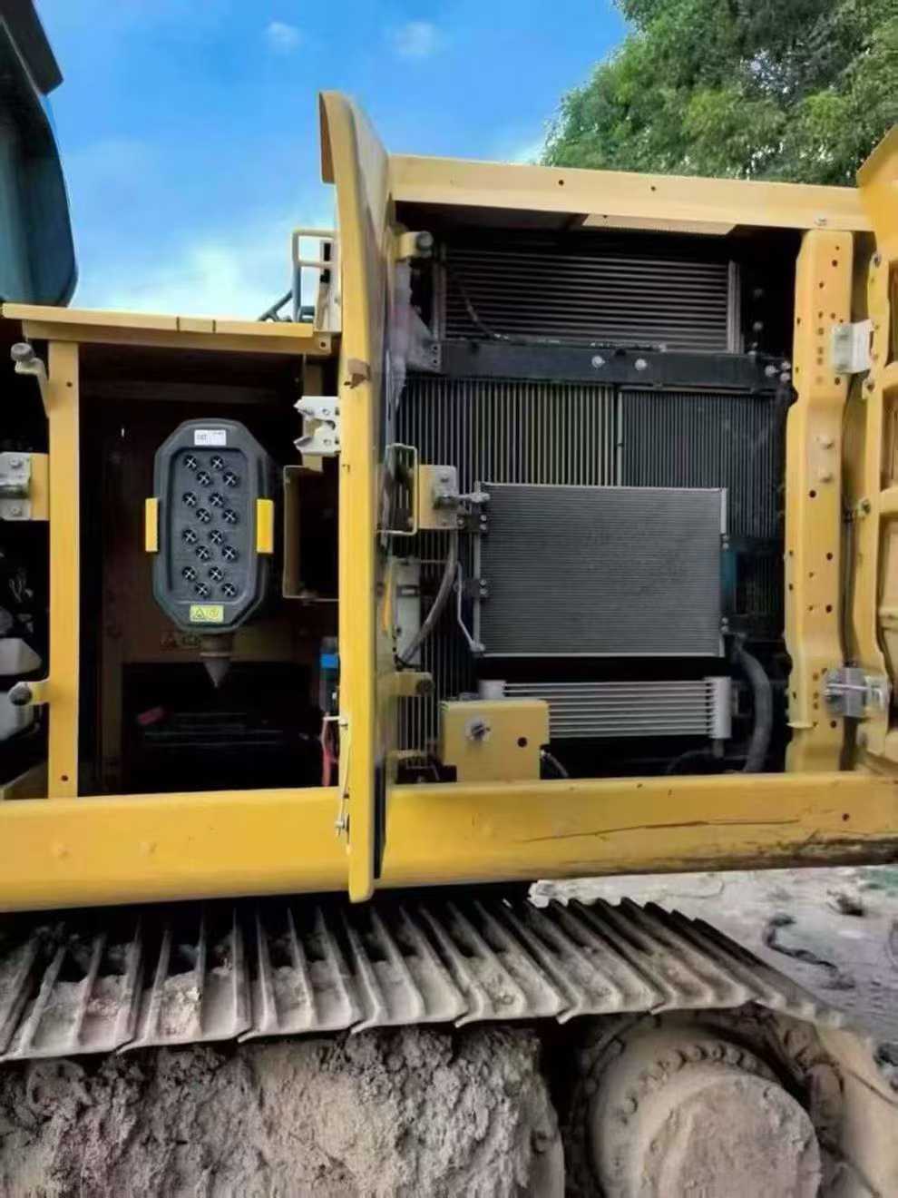 Used Caterpillar 323 Excavator 2019 Model / 9