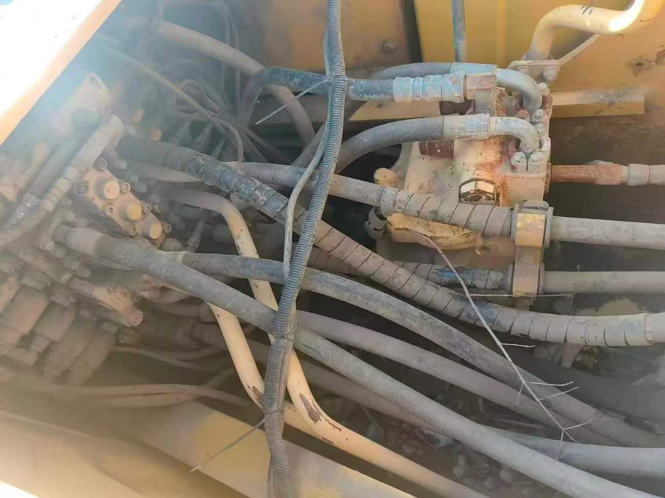 Used Komatsu PC200 Excavator 2016 Model / 4