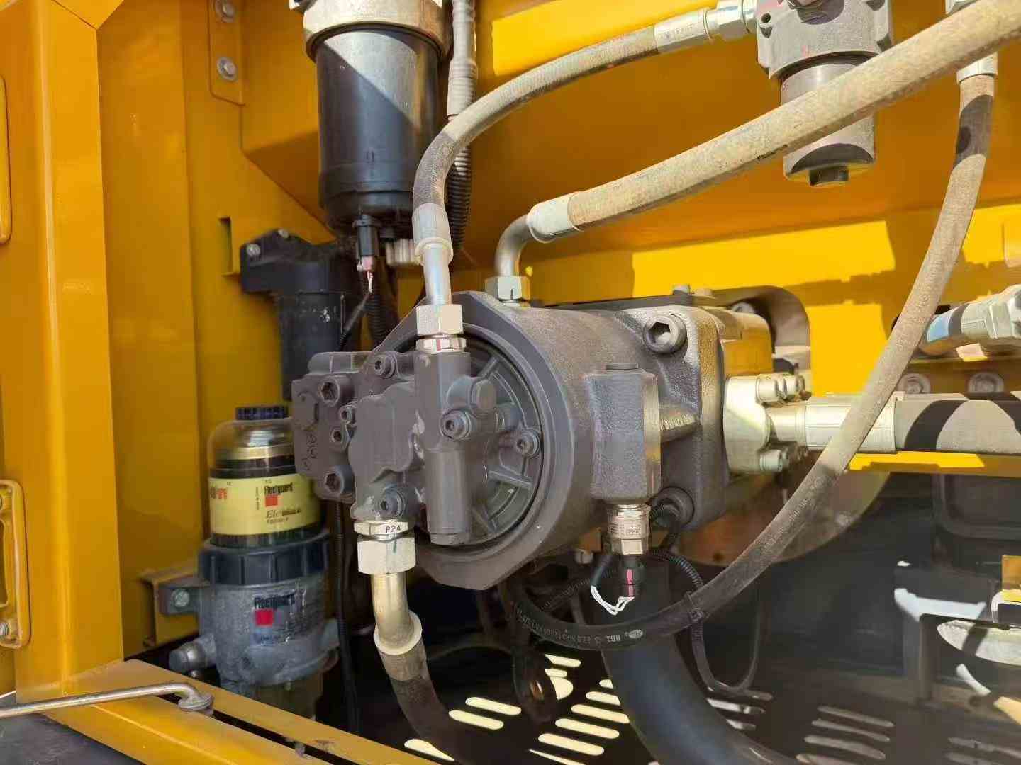 Used XCMG XE245GH Excavator 2022 Model / 8