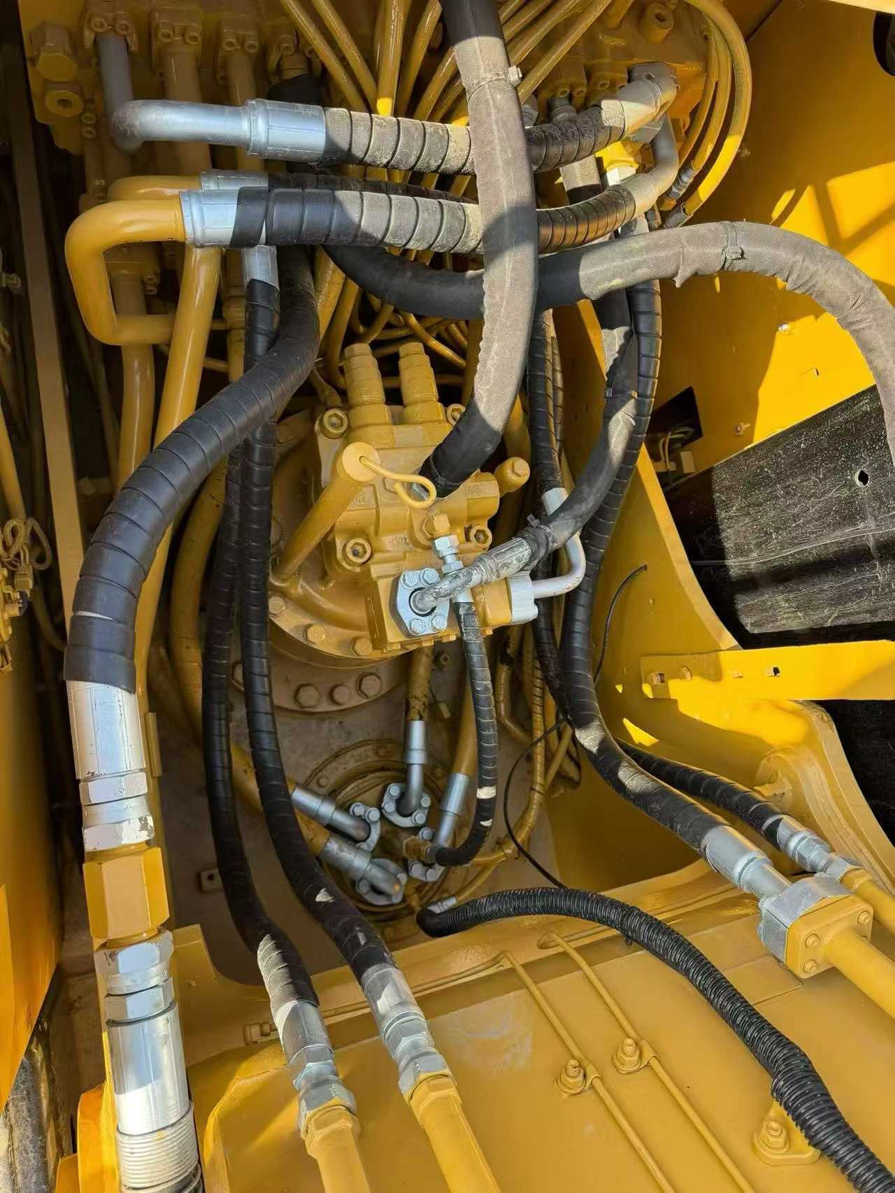 Used Caterpillar 320D Excavator 2016 Model / 9