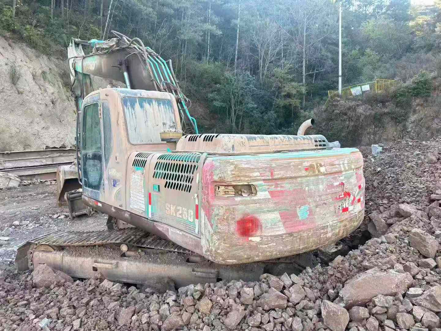 Buy Kobelco SK210 Used Excavator / 1