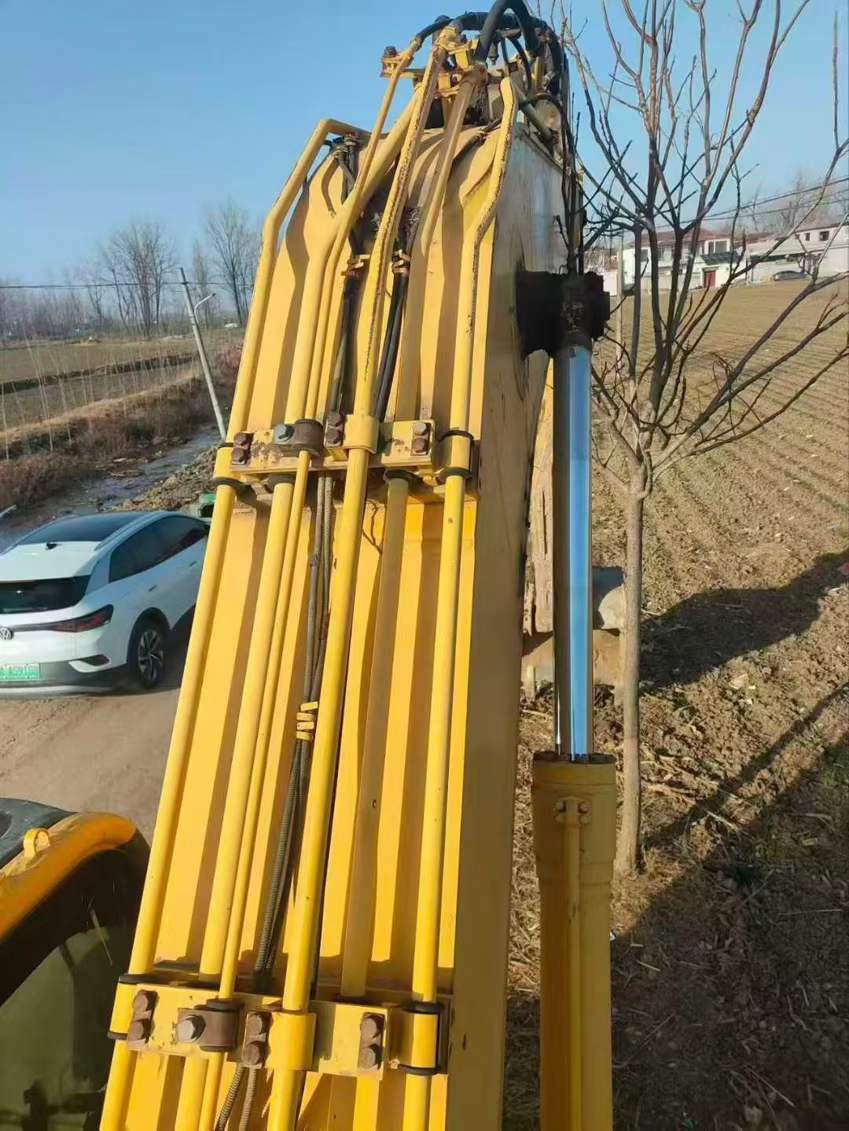 Used Komatsu PC200 Excavator 2016 Model / 2