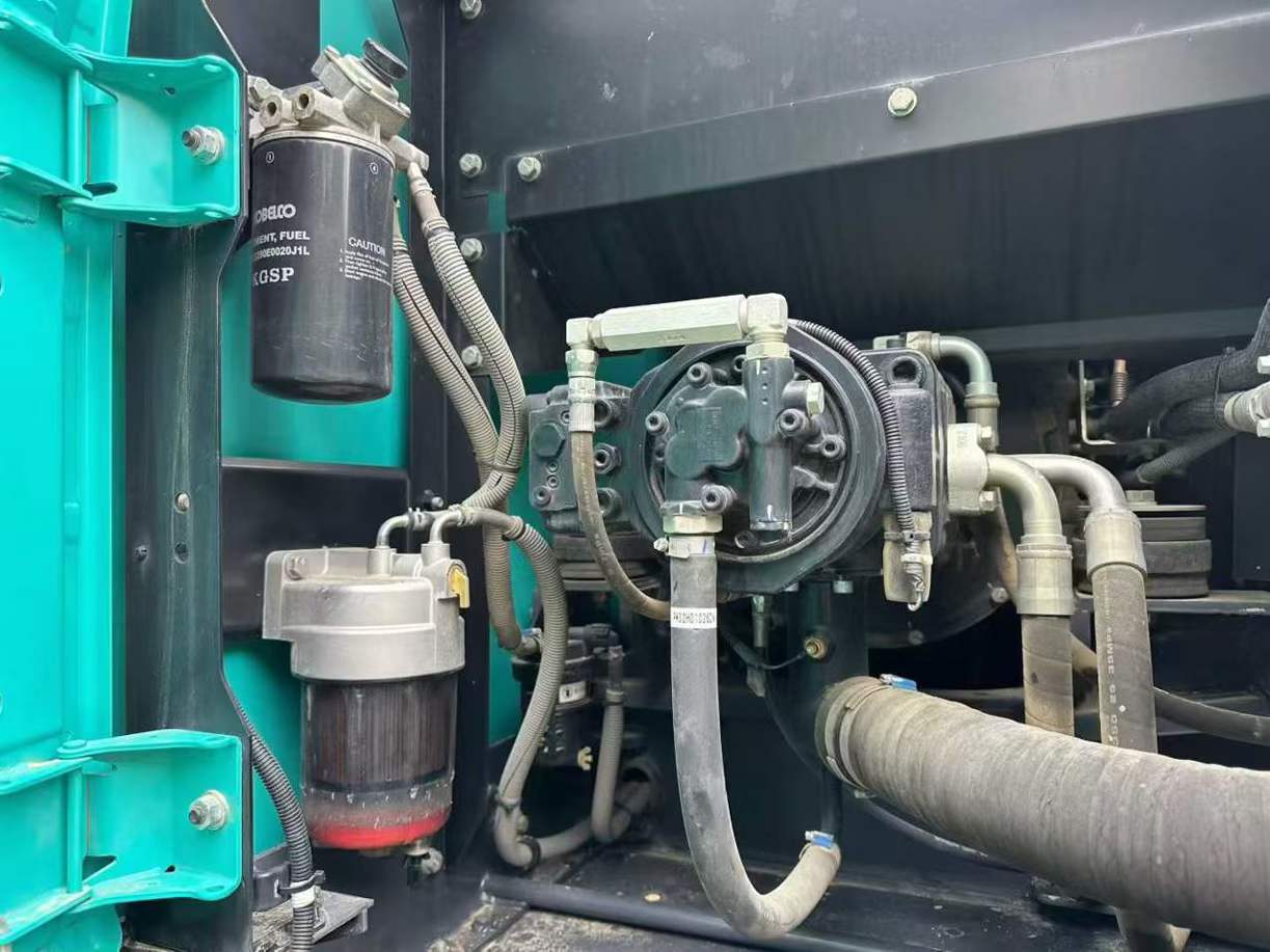 Used Kobelco SK200 Excavator 2016 Model / 3