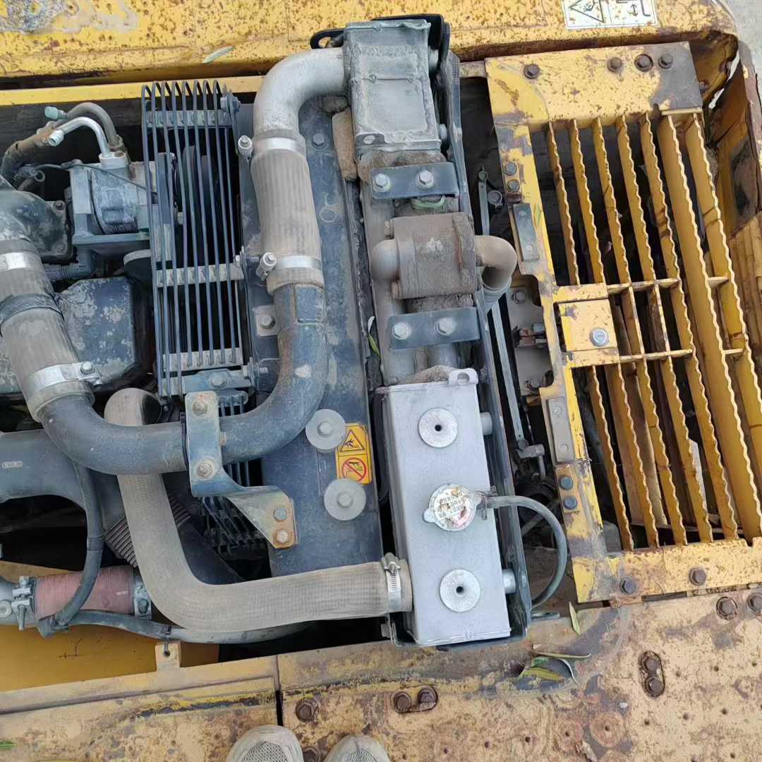 Used Komatsu PC210 Excavator 2016 Model / 4