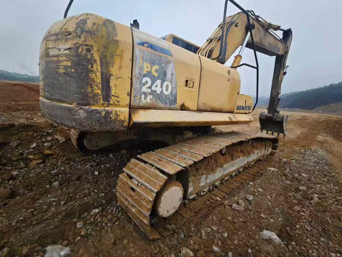 Used Komatsu PC240-11M0 Excavator 2010 Model / 8