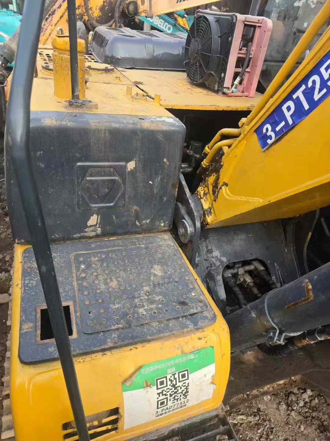 Used XCMG XE150 Excavator 2013 Model / 9