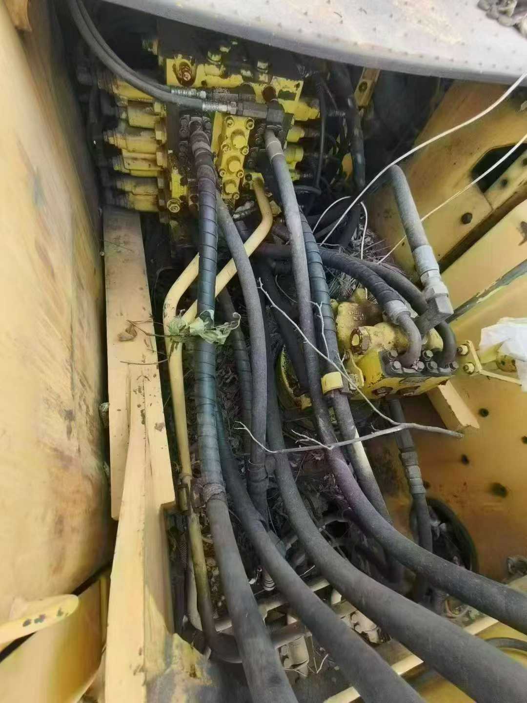 Used Komatsu PC220-8 Excavator 2016 Model / 6