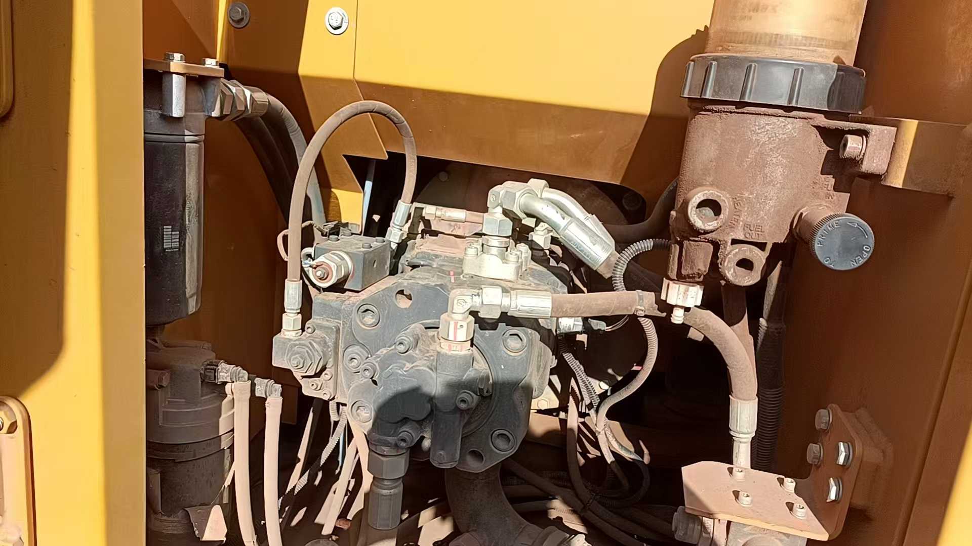 Used XCMG XE18 Excavator 2022 Model / 4