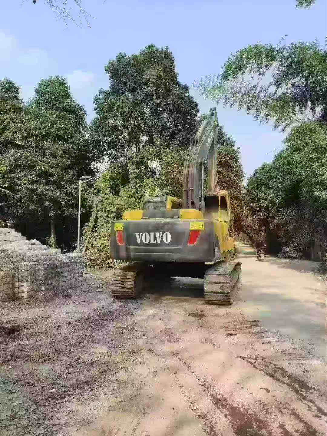 Used Volvo EW210C Excavator 2016 Model / 9