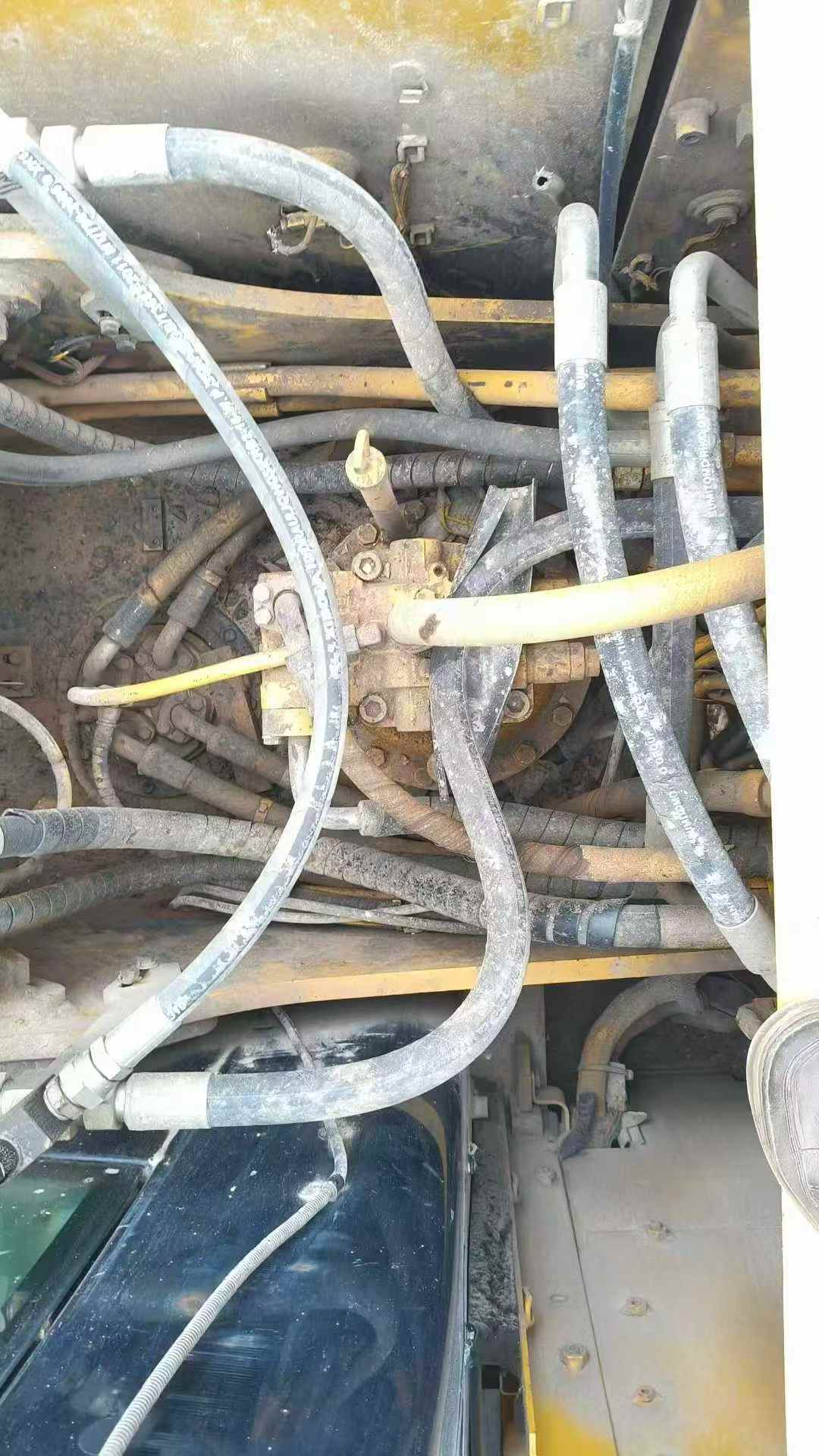 Used Caterpillar 323DL Excavator 2011 Model / 9