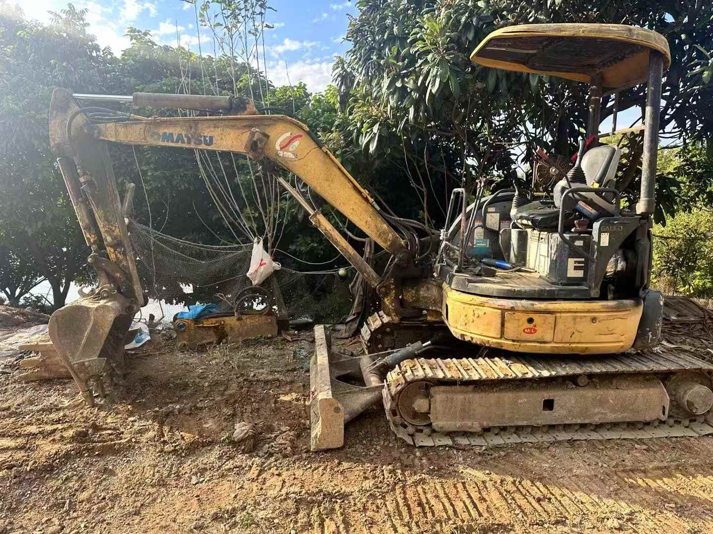 Used Komatsu PC650 Excavator 2016 Model / 3