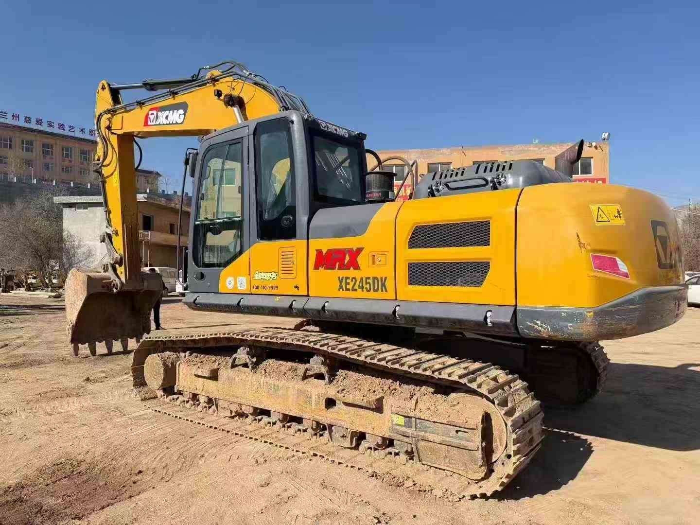 Used XCMG XE245GH Excavator 2022 Model / 4