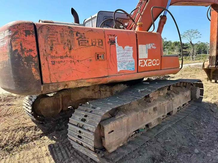 Buy Hitachi ZAXIS200 Used Excavator / 1