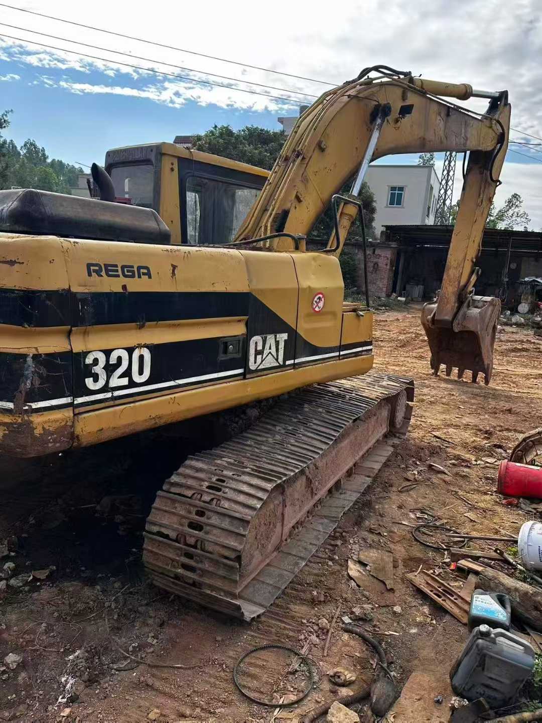 Used Caterpillar 320V2 Excavator 2016 Model / 3