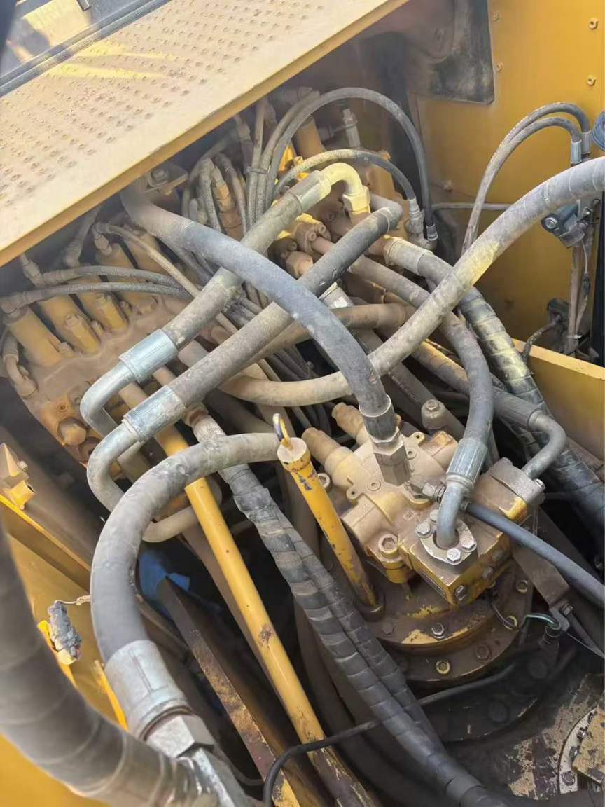 Used Caterpillar 323D2L Excavator 2017 Model / 3