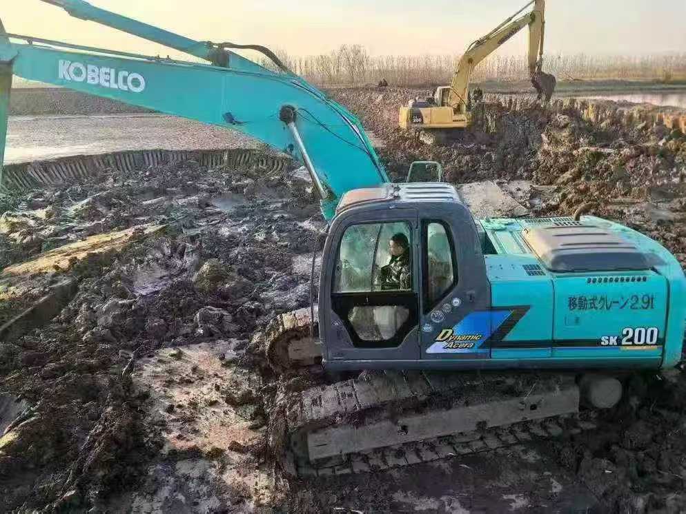 Used Kobelco SK200 Excavator 2016 Model / 4