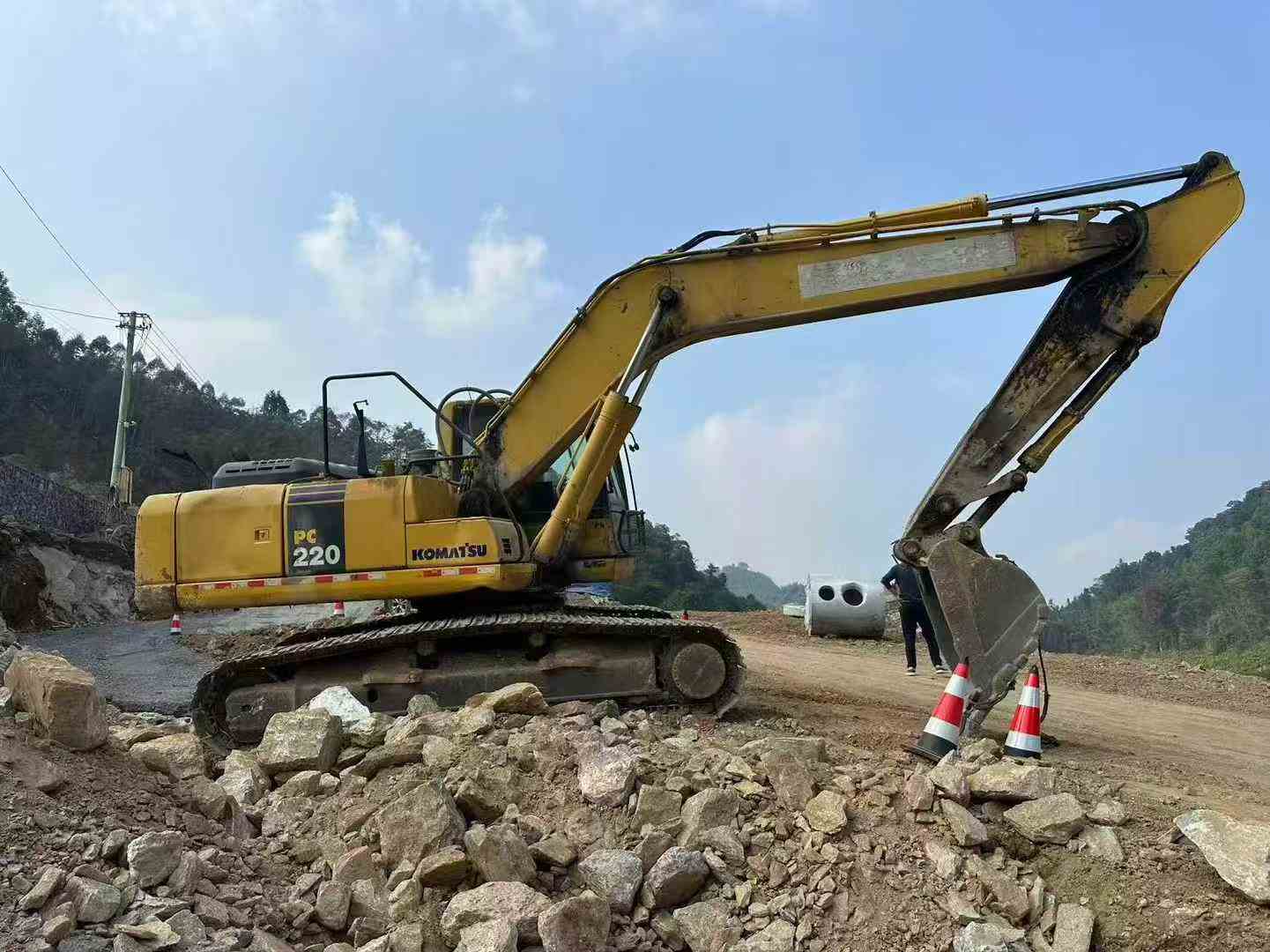 Used Komatsu PC220 Excavator 2019 Model / 2