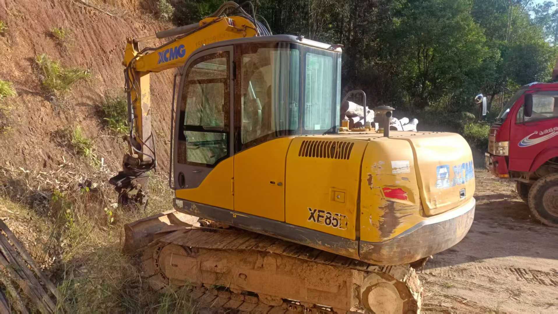 Used XCMG XE75WD Excavator 2018 Model / 4