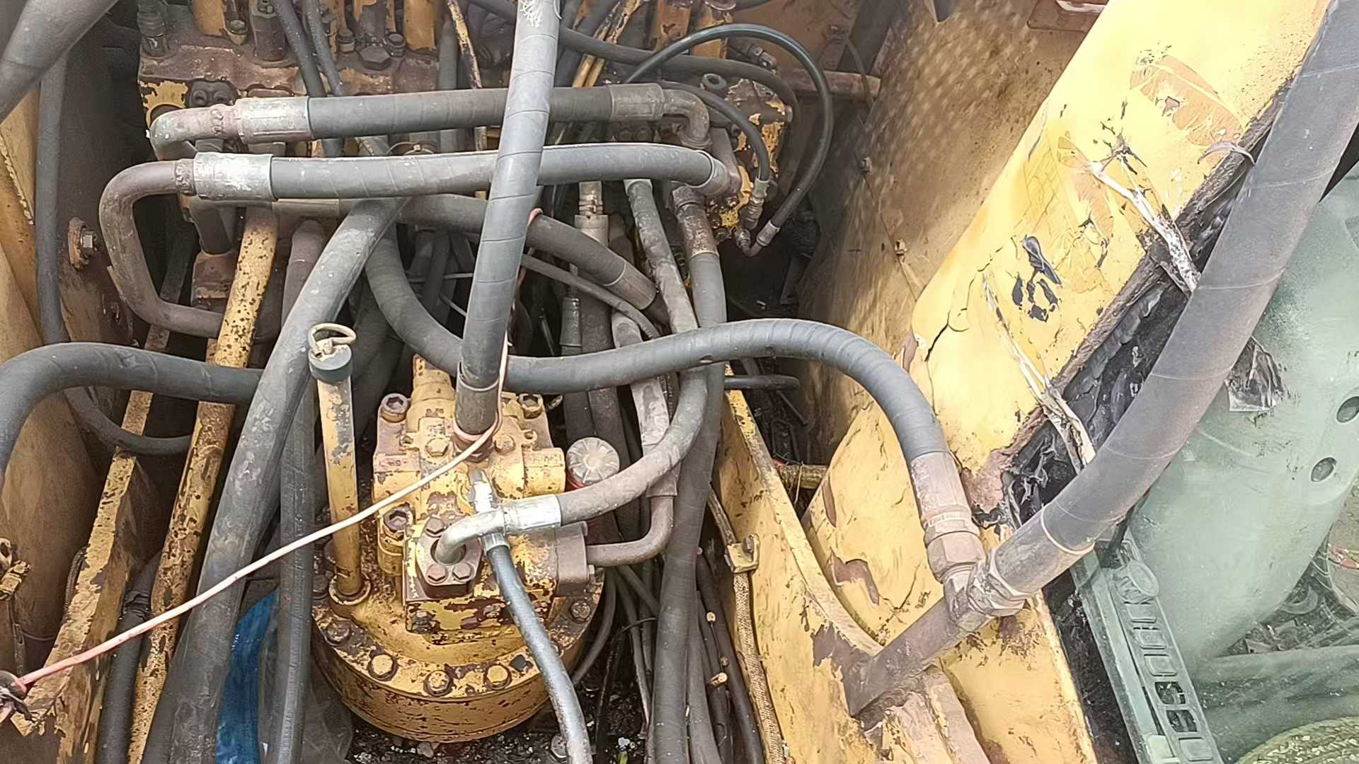 Used Caterpillar 320C Excavator 2016 Model / 4