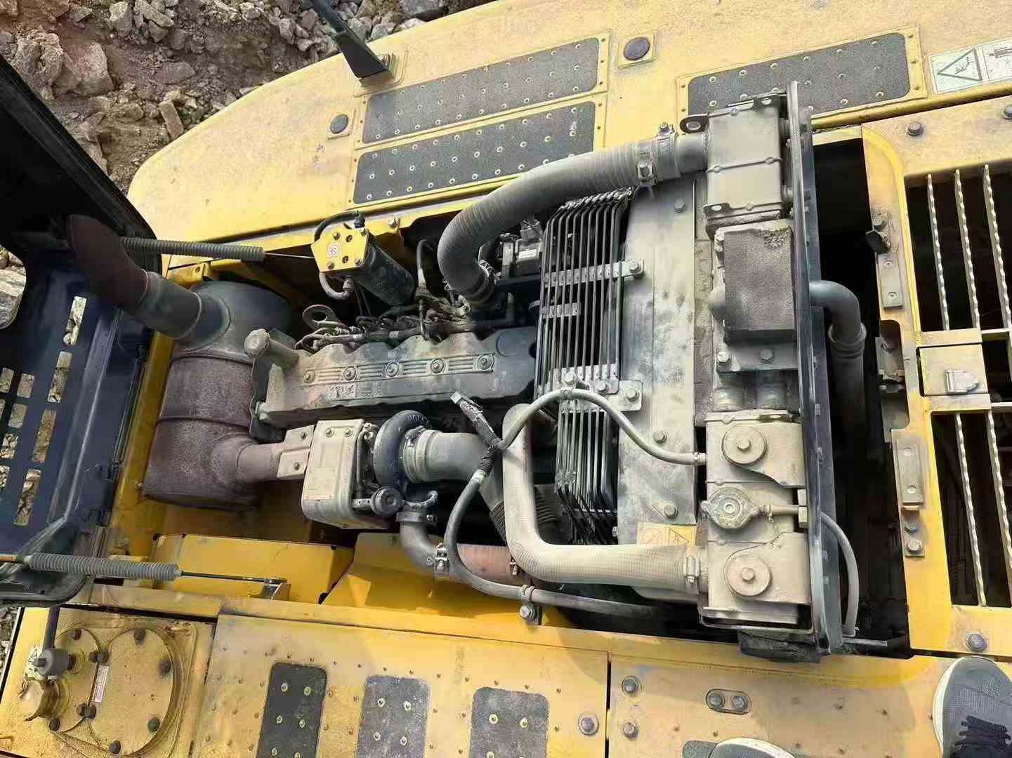 Used Komatsu PC220 Excavator 2019 Model / 7