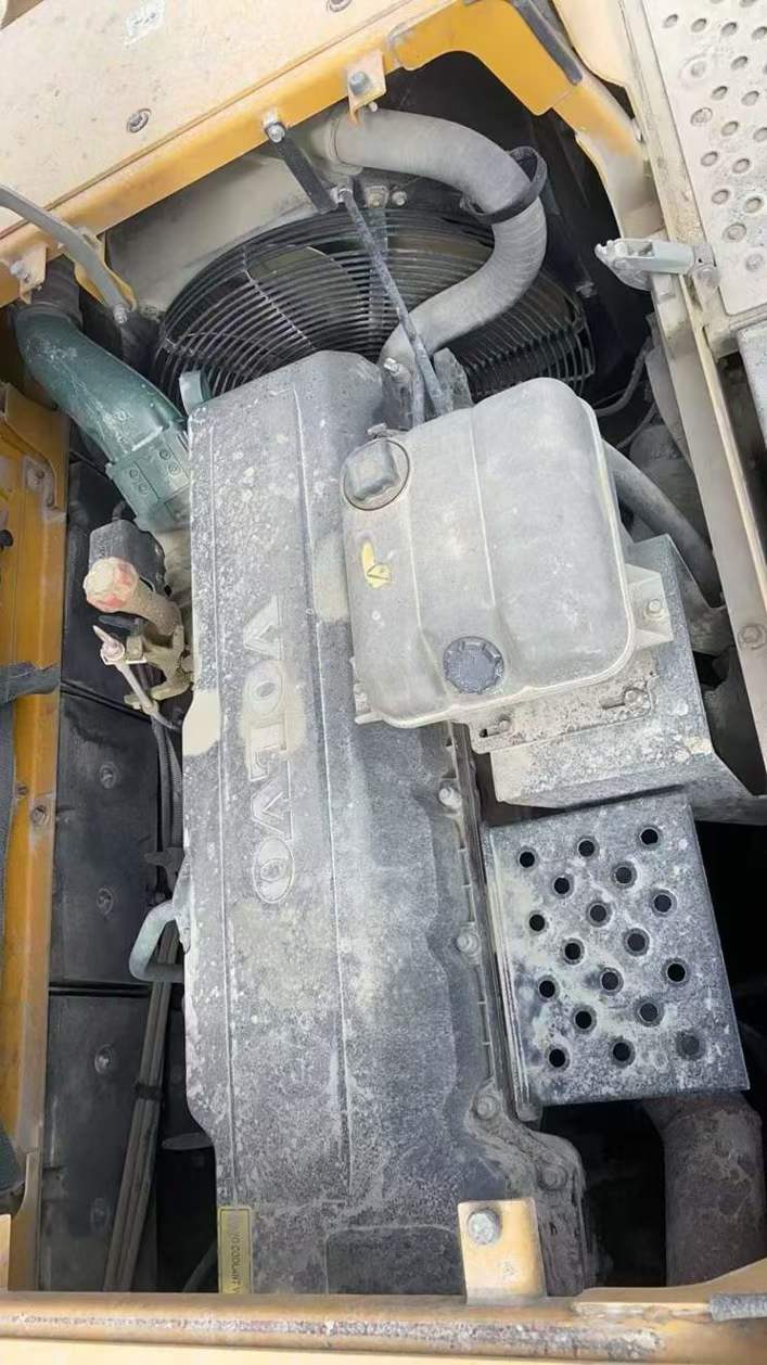 Used Volvo EC80D Excavator 2018 Model / 3