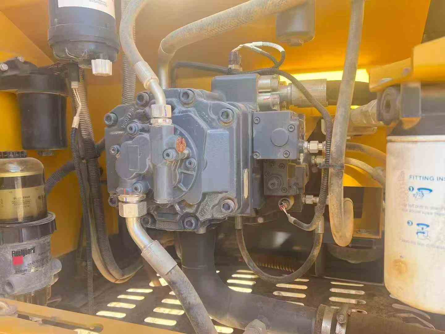 Used XCMG LW200 Excavator 2022 Model / 8