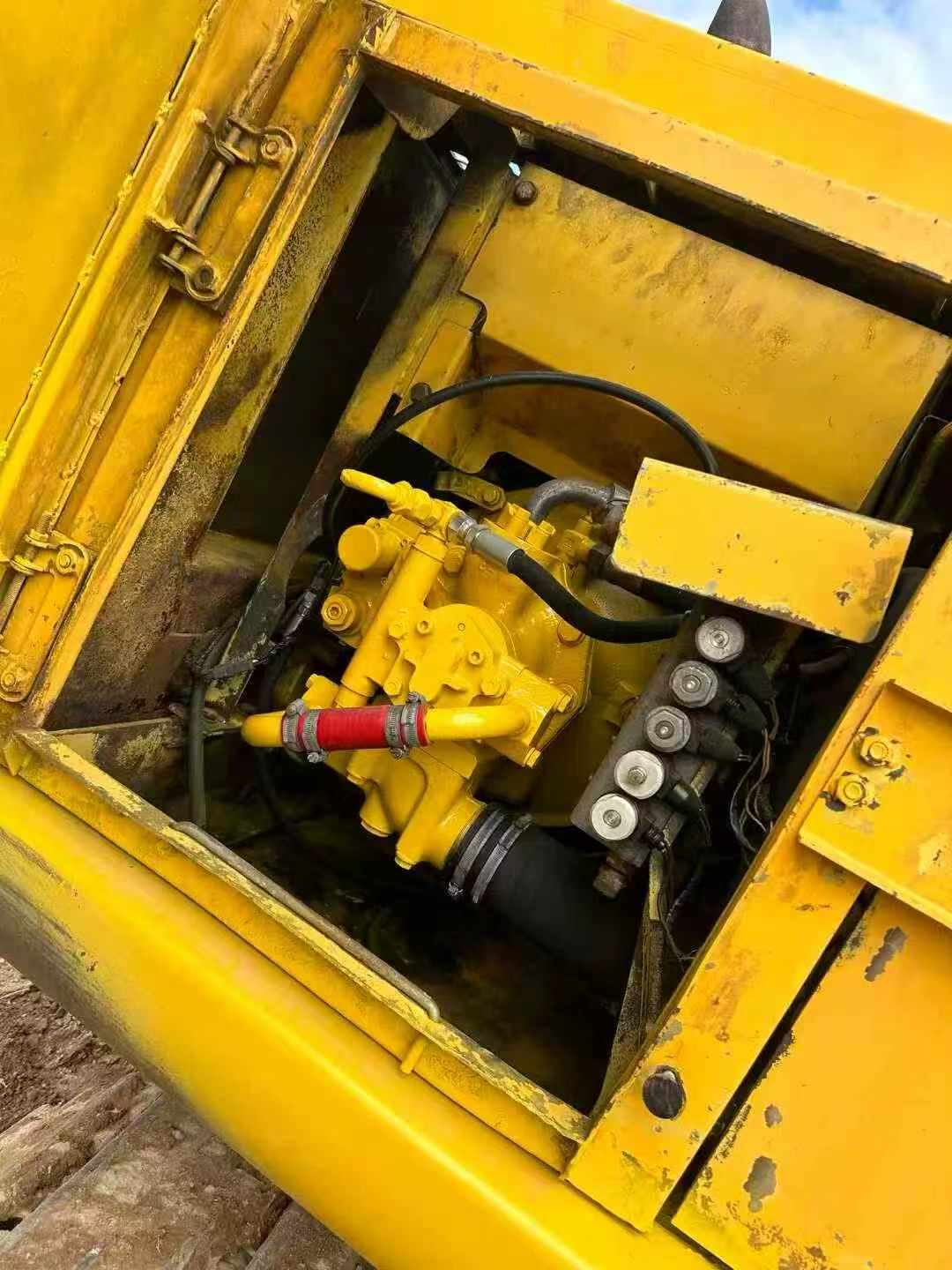 Used Komatsu PW100 Excavator 2016 Model / 8