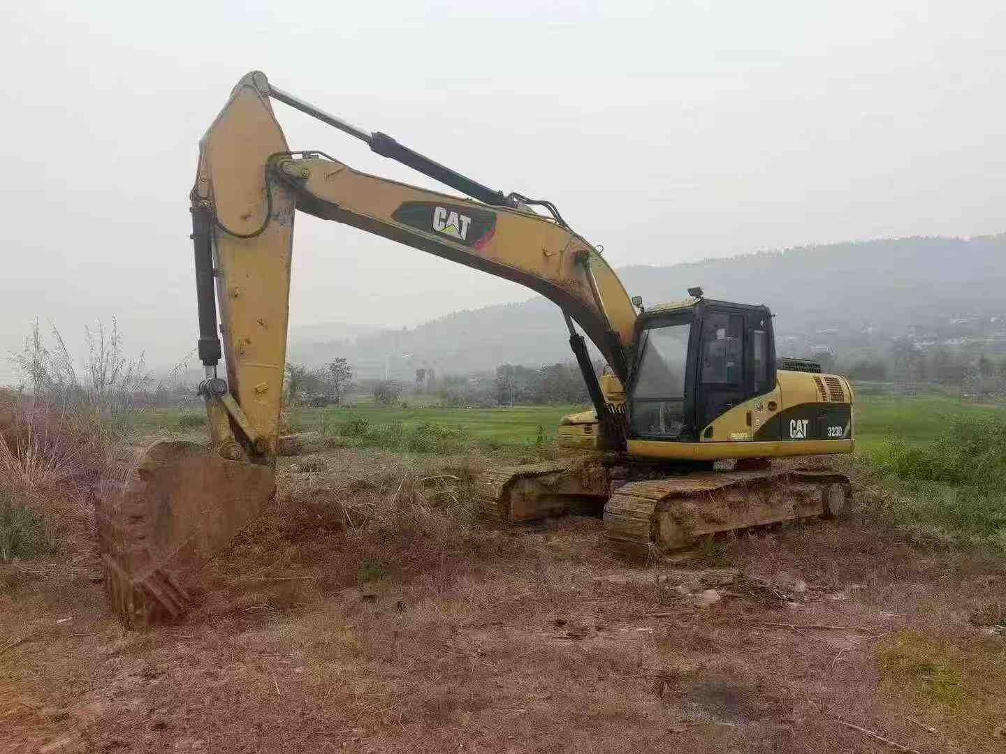 Used Caterpillar 323 Excavator 2013 Model / 3