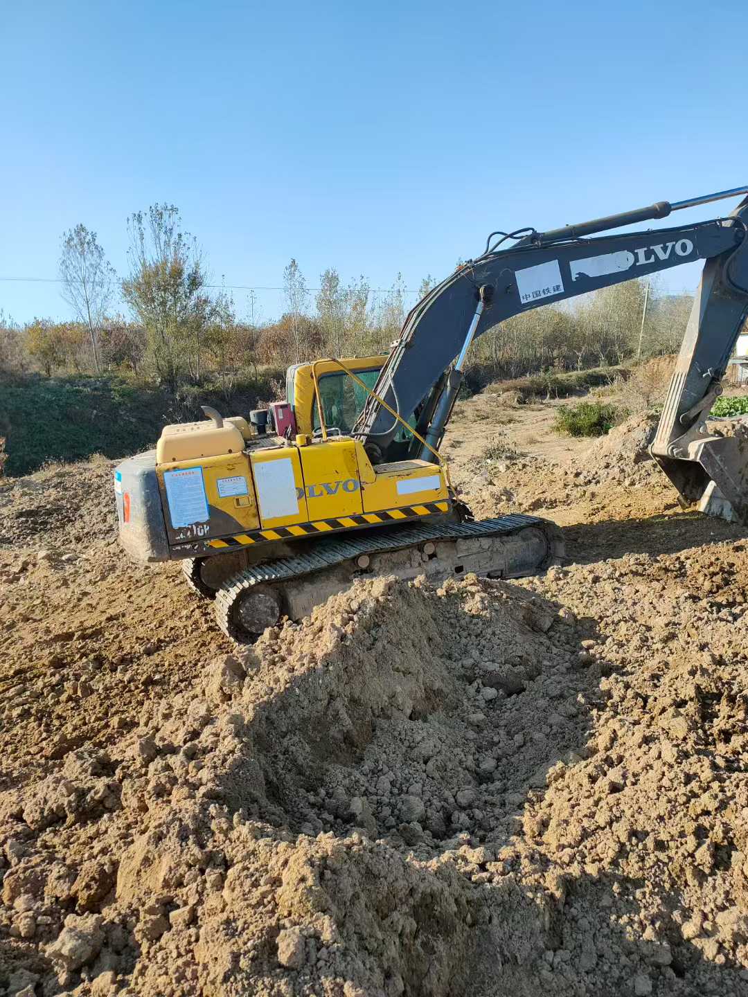 Used Volvo EW210C Excavator 2016 Model / 3