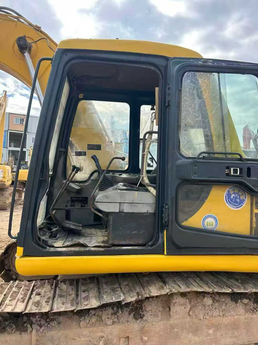Used Komatsu PW100 Excavator 2016 Model / 4