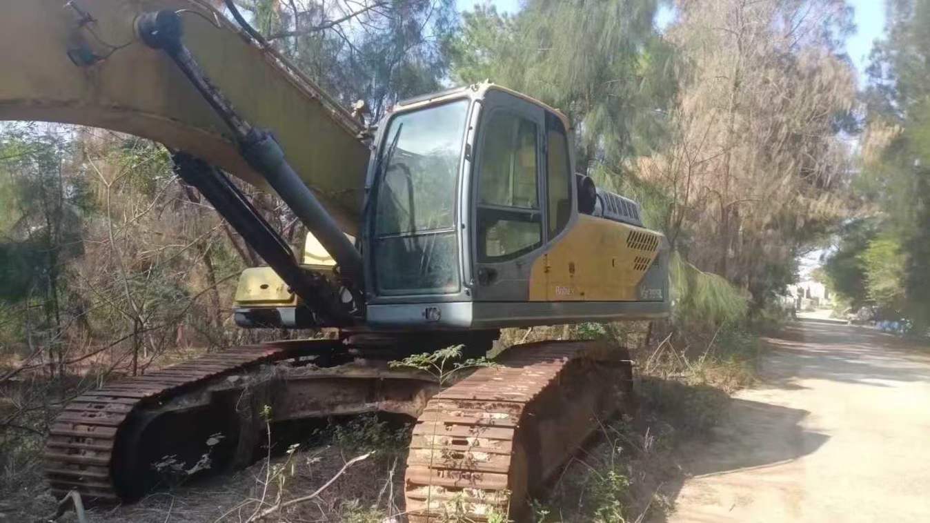 Buy Hyundai R395LVS Used Excavator / 3 Used Hyundai R395LVS Excavator 2016 Model / 3