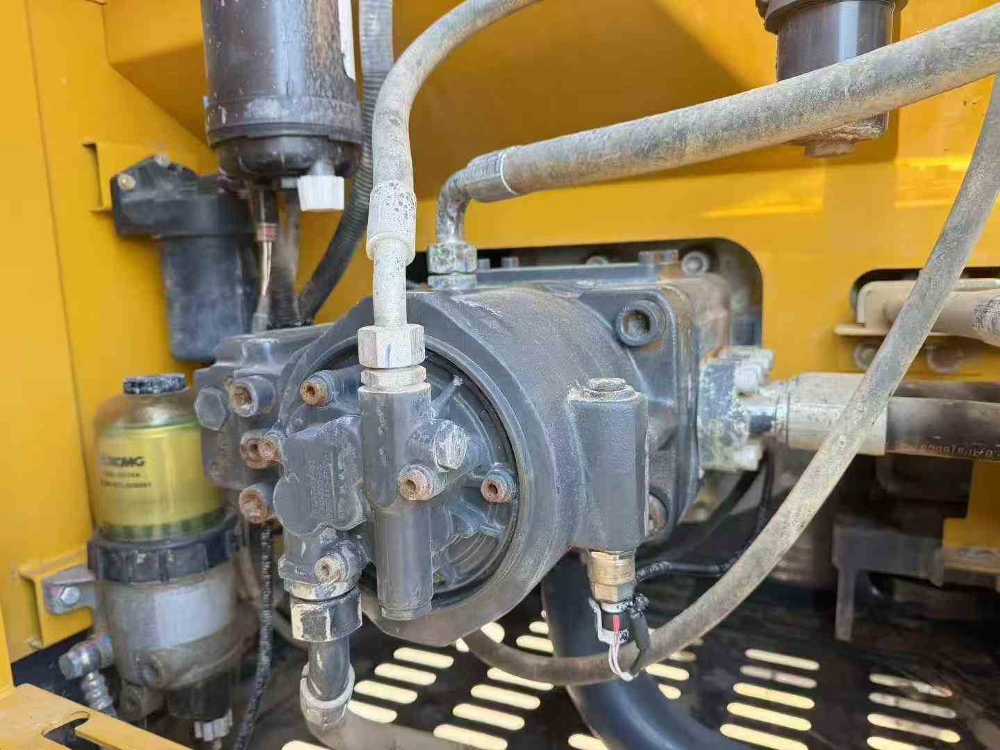 Used XCMG XE245GH Excavator 2021 Model / 7