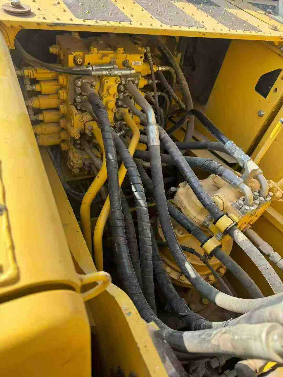 Used Komatsu PC200 Excavator 2018 Model / 6