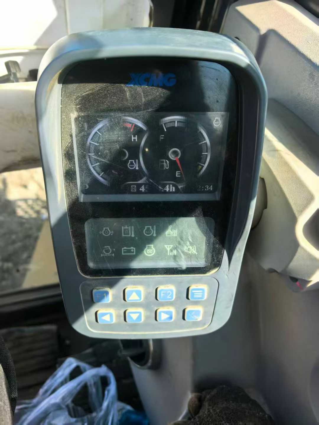 Used XCMG ZL60G Excavator 2022 Model / 4