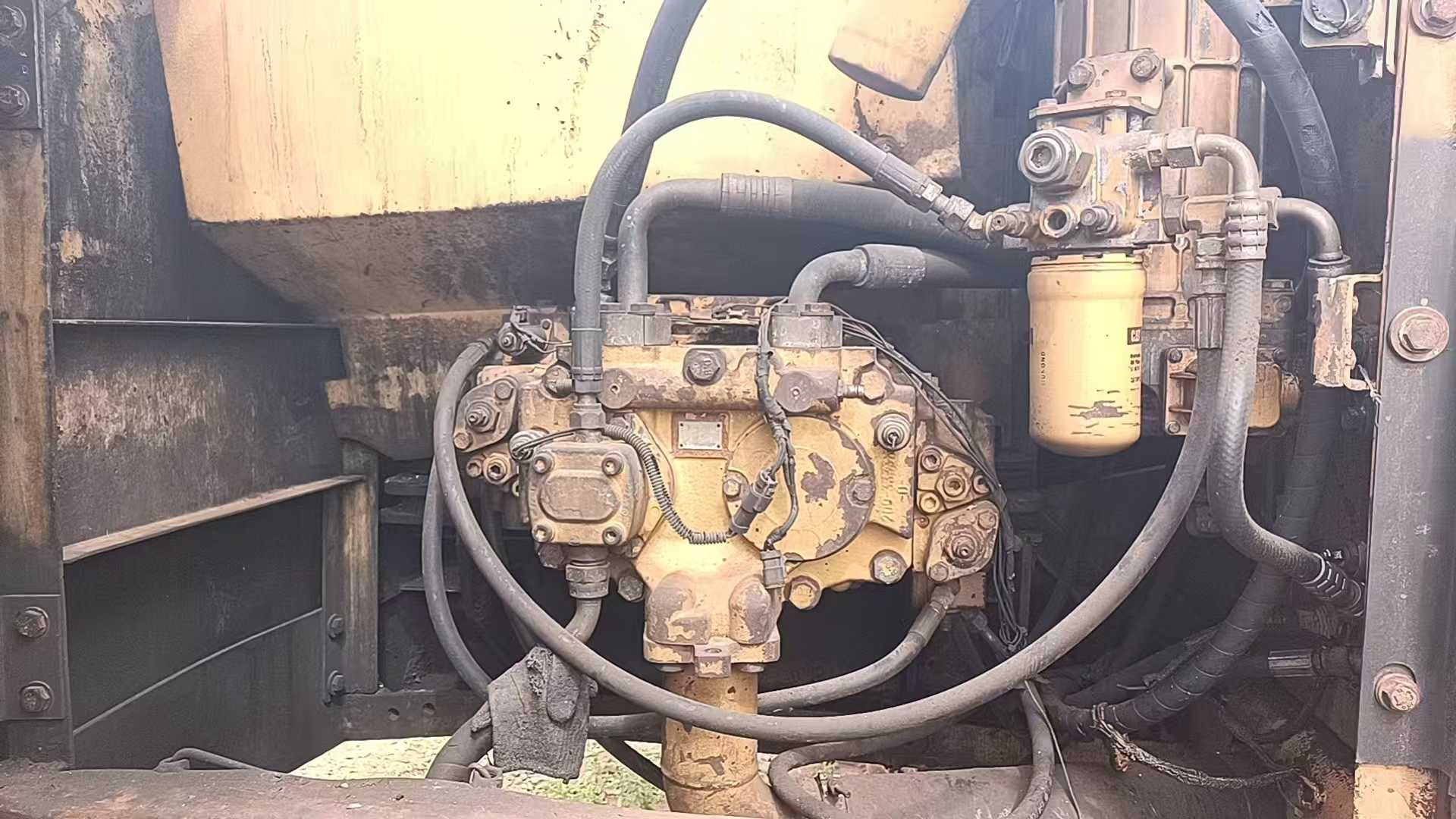 Used Caterpillar 320C Excavator 2016 Model / 3