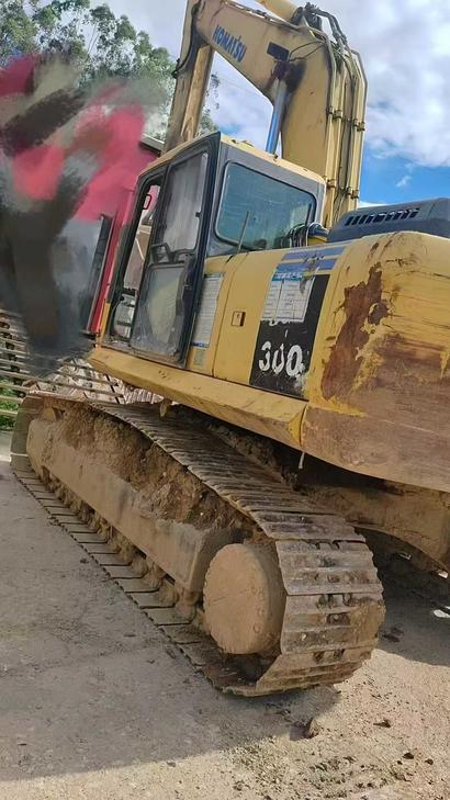 Buy Komatsu PC70-7 Used Excavator / 1