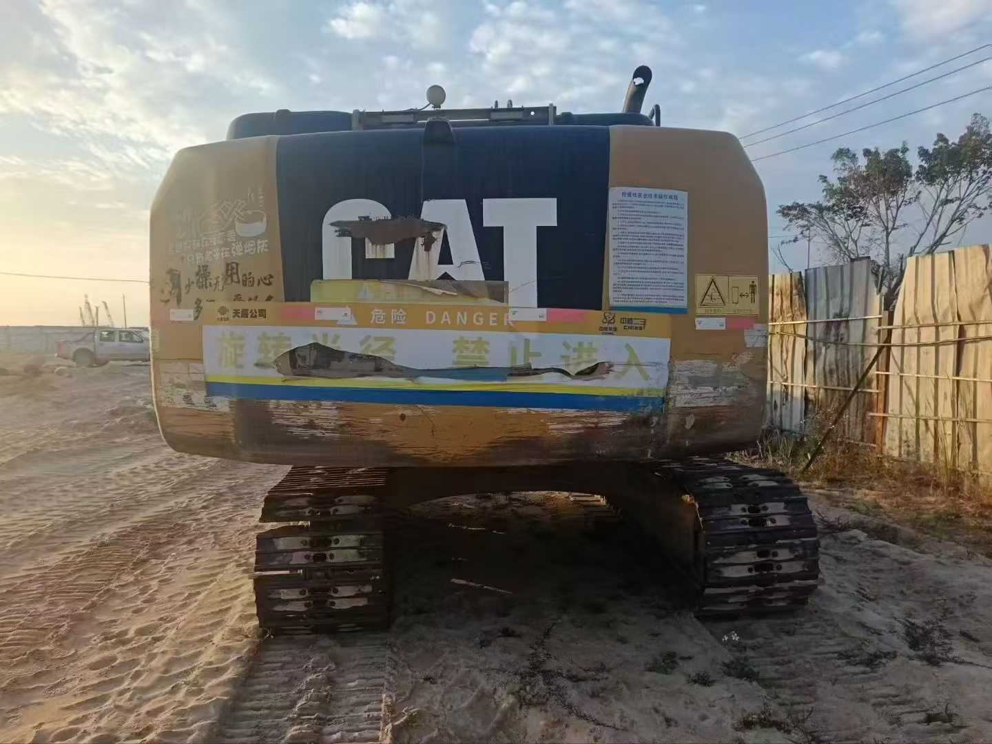 Used Caterpillar 320E Excavator 2016 Model / 3