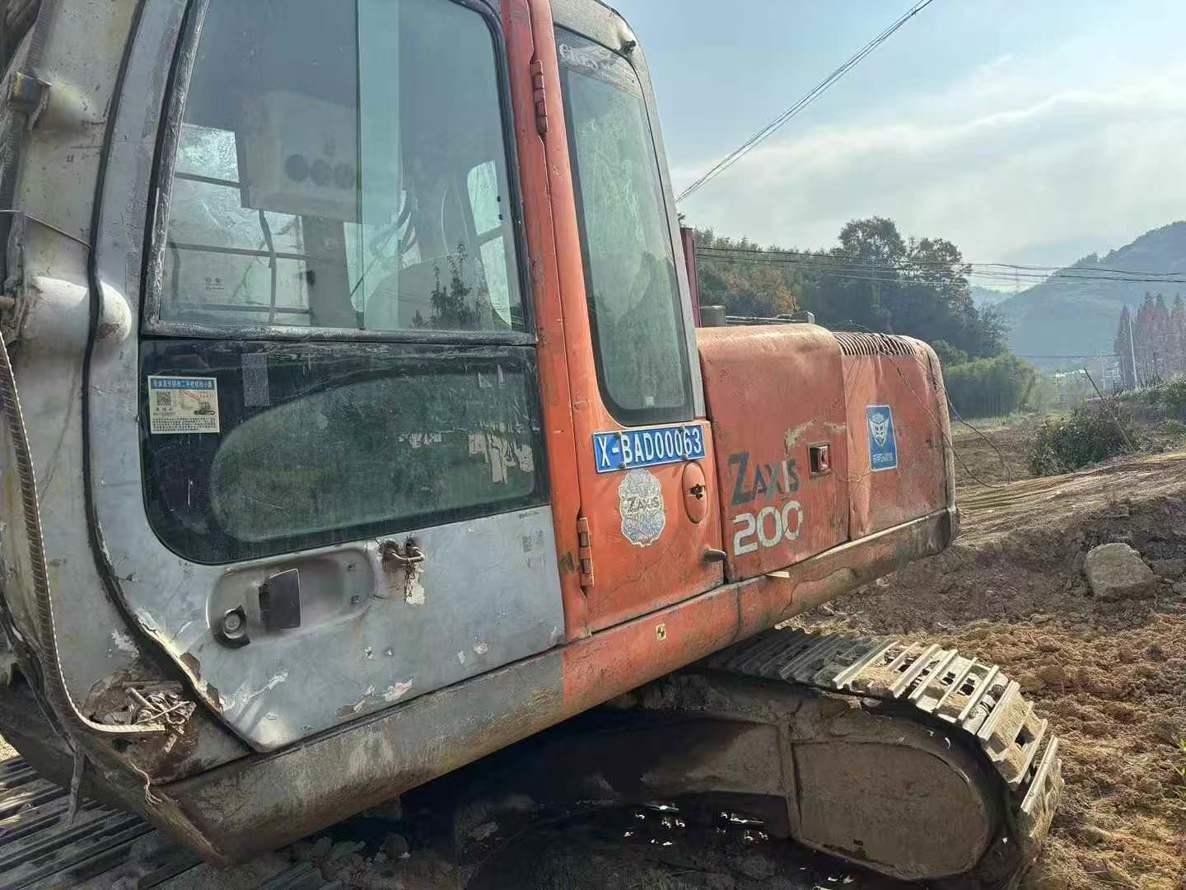 Used Hitachi ZAXIS200 Excavator 2016 Model / 3