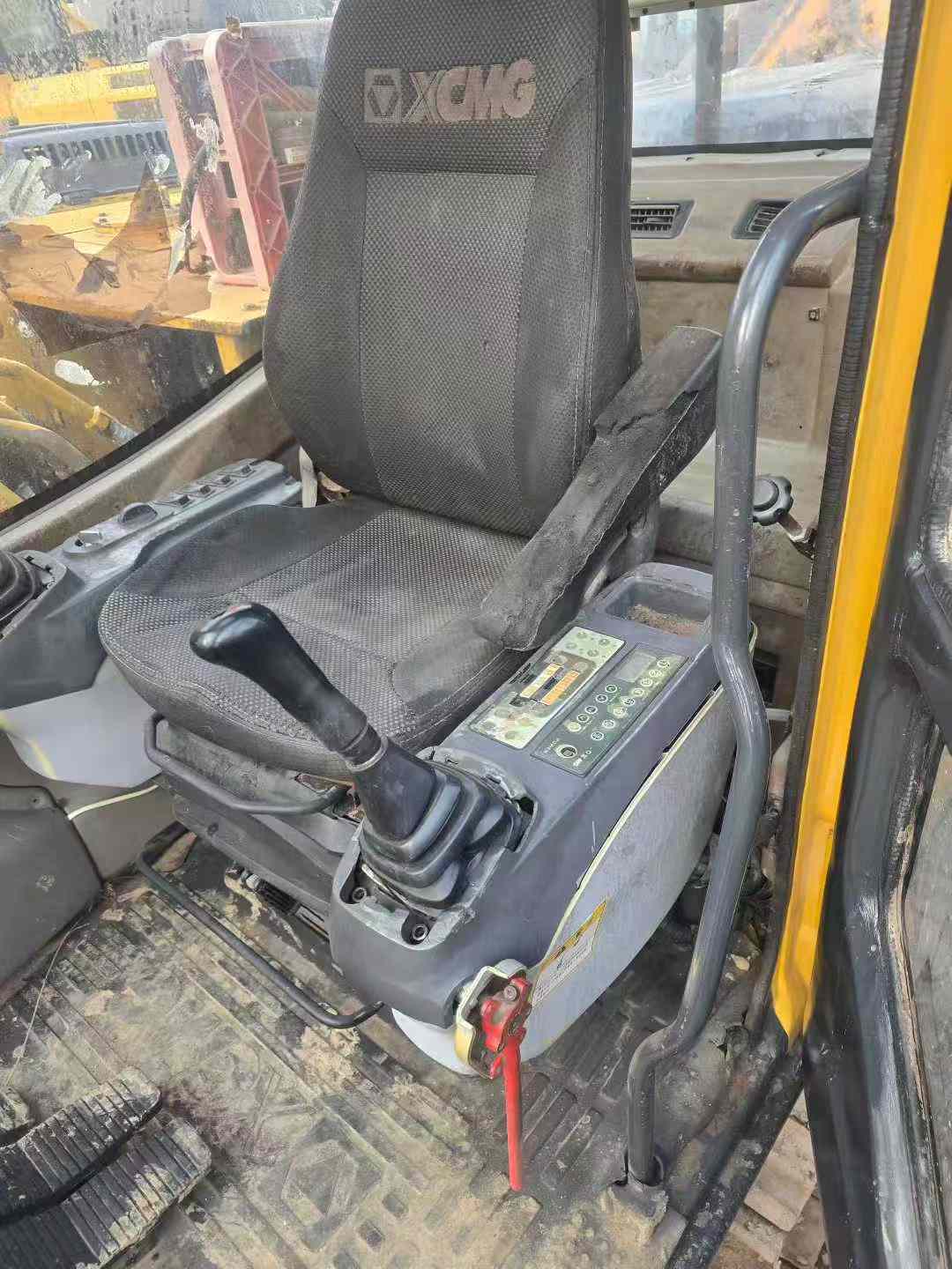 Used XCMG XE150 Excavator 2013 Model / 3