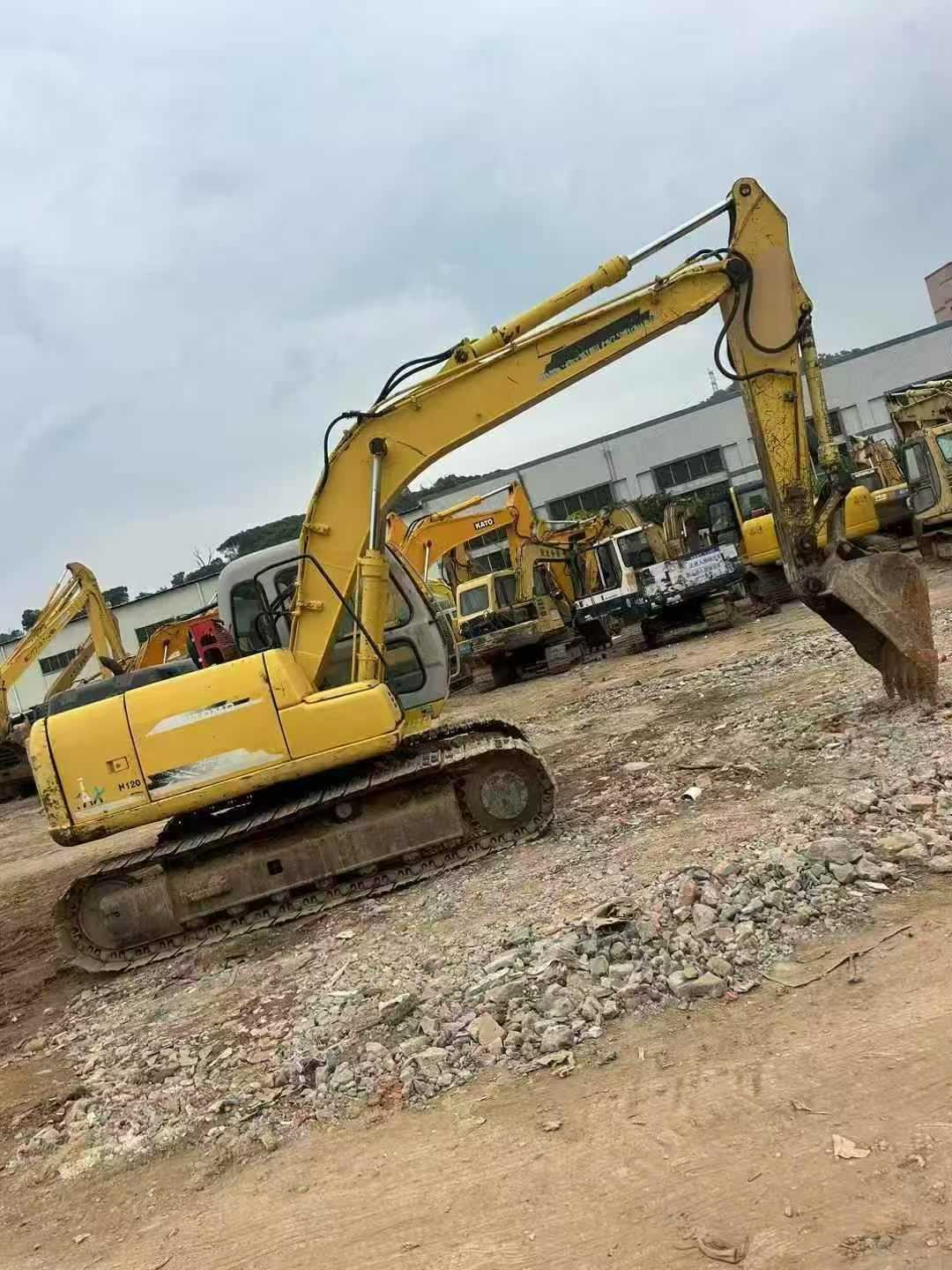 Used Sumitomo SH120-3 Excavator 2016 Model / 4