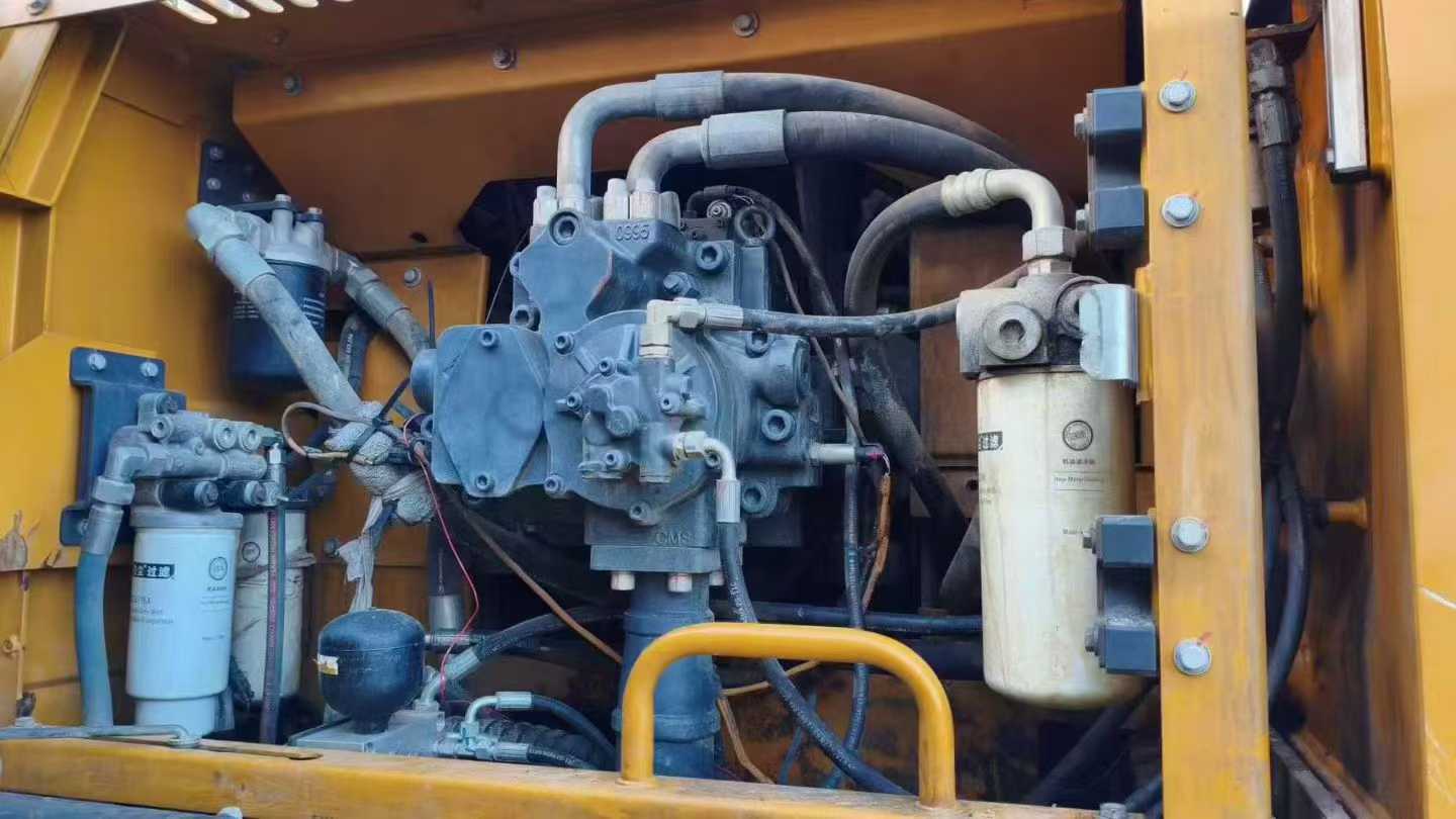 Used XCMG XE520DK Excavator 2020 Model / 8